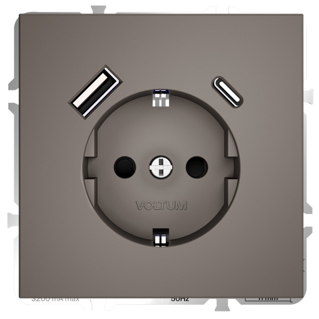 Розетка VOLTUM S70, с заземлением и защитными шторками, 16А, с USB, A+С, капучино Розетка VOLTUM S70, с заземлением и защитными шторками, 16А, с USB, A+С, капучино
